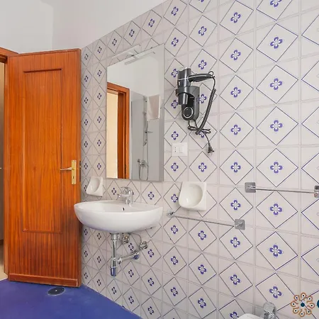 Gasthuis Einaudi By Apulia