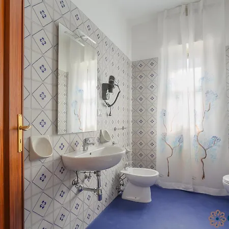 Einaudi By Apulia Guest house *
