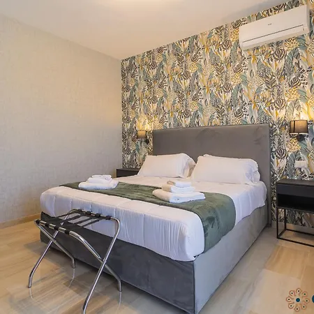 Einaudi By Apulia Guest house *